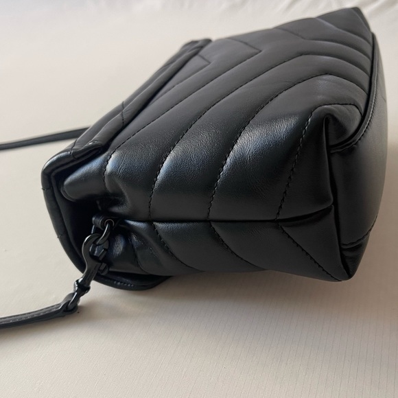 Saint Laurent Toy Loulou In Quilted Leather - Picture 13 of 13